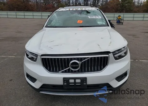 2021 Volvo Xc40 T5 Inscription z USA, uszkodzony, nr VIN YV4162UL4M2478514